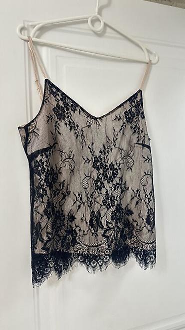 Брючные костюмы: Женская одежда, покупала в Дубаи/Италии, размер s/m/L до 42-44. Вся — 41