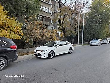 1: Toyota Corolla: 2020 г., 1.8 л, Вариатор, Гибрид, Седан — 4