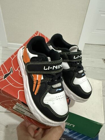 Детская обувь: Детская обувь 1 детские утепленные Кросовки. Красивые состояние — 6