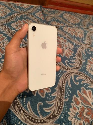 macbook 11: IPhone Xr, Б/у, 64 ГБ, Белый, Чехол — 3