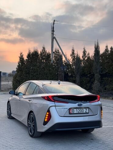 Toyota: Toyota Prius: 2018 г., Автомат, Гибрид, Седан — 5