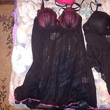 Bodi: Set ženske donje garderobe – čipka i til, crna sa detaljima u pink — 4