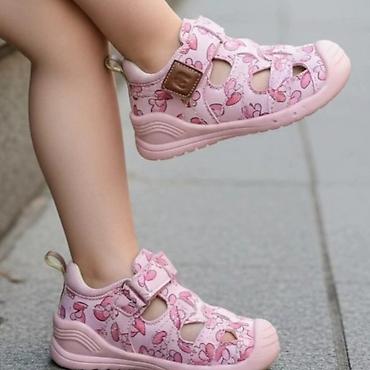 bunda kupujemprodajem: Velicine:24 Cena: 3500 dinara Br.21-13cm Br.22-14cm Br.23-14,5cm — 1