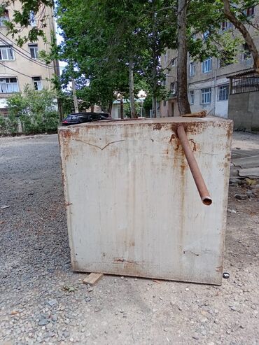 işlenmiş su cenleri: Bak, Metal, 3000 l l, İşlənmiş, Ünvandan götürmə