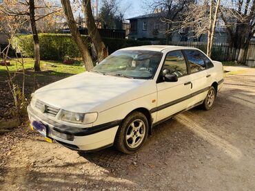 Volkswagen: Volkswagen Passat: 1994 г., 1.8 л, Механика, Бензин, Седан