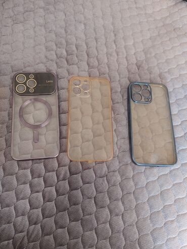 baku electronics planşetlər: 15 pro max in kabrolari satilir az islenib 3 u birlikde 8 azn