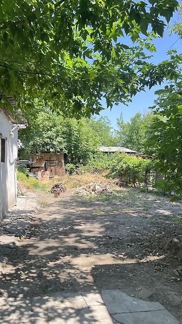 маявка пол дом: Продаю : пол дома с участком 2,5 сотки Локация: - район Тоголок Молдо — 2
