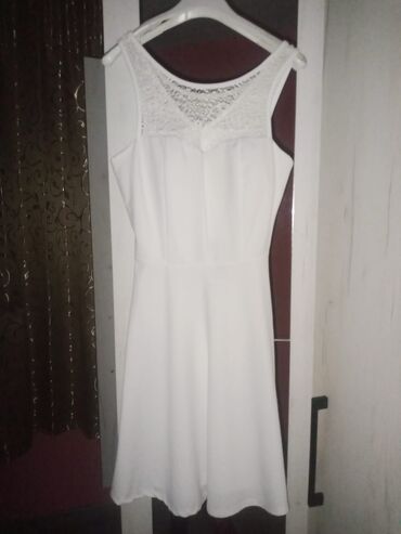 Dresses: S (EU 36), color - White, Cocktail, With the straps