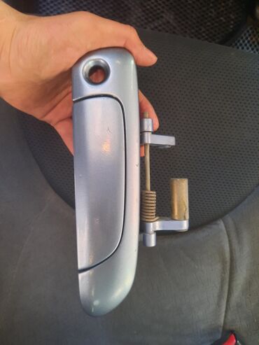 багаж на хонда фит: Передняя правая дверная ручка Honda цвет - Голубой, Оригинал