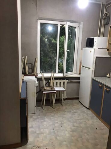 чуй карпинка: 3 комнаты, 63 м², 105 серия, 2 этаж, Старый ремонт