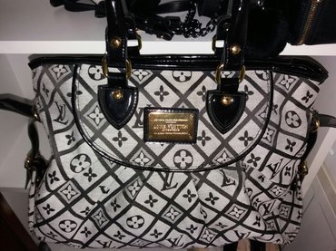 Louis Vuitton original muska torba, Leskovac 