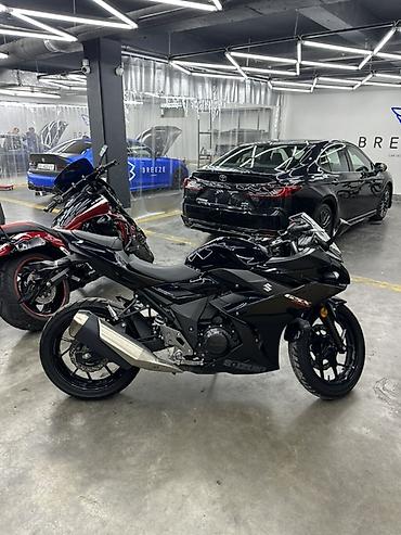 скорост: Продаю SUZUKI GSX250R г.в.: 11.2021 пробег: 8.400 км — 8