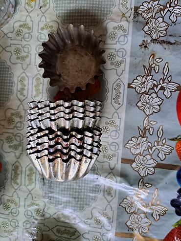 Другие товары для кухни: Продаю посуду разную. Тарелки по 80 сом пялушки по 40 сом термос — 10