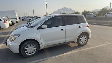 купить машину гибрид бензин электро: Toyota Ist: 2003 г., 1.3 л, Механика, Бензин, Хэтчбэк — 3