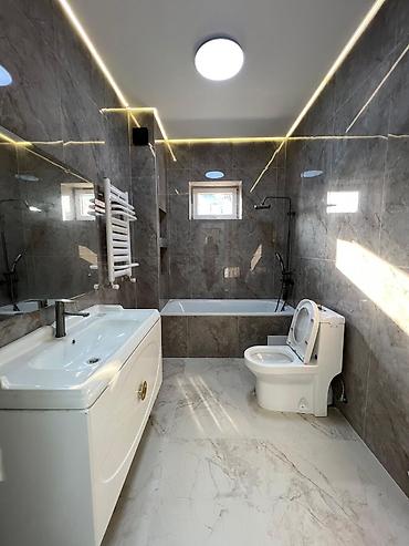 Продажа коттеджей и домов: Продается 5-комнатный дом Район: ж/м Ак Ордо-1 Площадь дома: 200 м² — 10