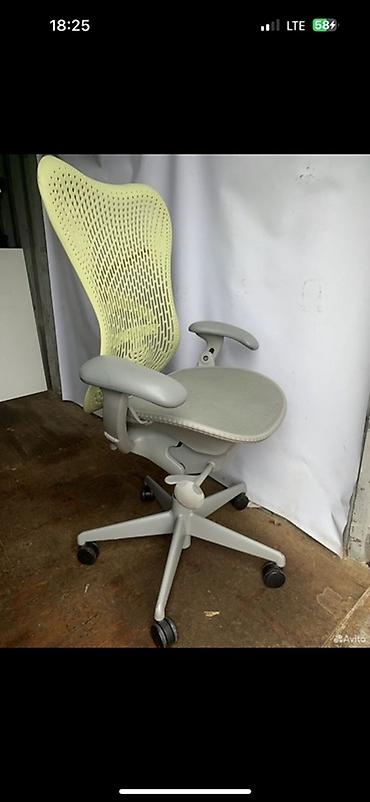 herman miller: Эргономичное компьютерное кресло с сетчатой спинкой Herman Miller — 2