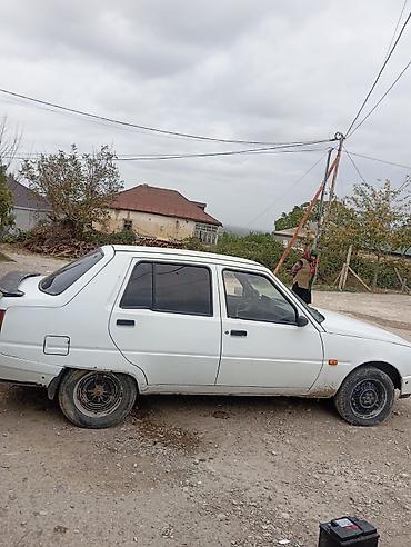 киа соренто в баку: Avtomobil: VAZ 2108 (ağ rəng) Əsas xüsusiyyətlər: - Kuzov: hetçbek, 3 — 3