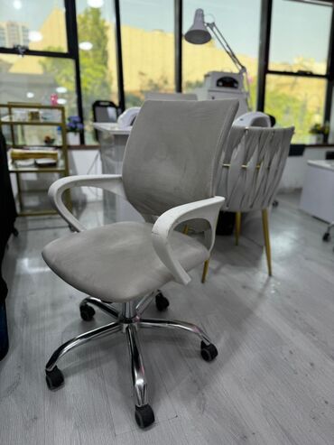 Salon, tibbi kreslolar: Kreslo 5ədəd 1 ededi 70 azn unvan 28 may vusqa2 lalafo.az -da Salon, tibbi kreslolar: Kreslo 5ədəd 1 ededi 70 azn unvan 28 may vusqa2
