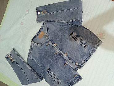 Üst geyimi: AMISU brendinin qadın üçün denim gödəkçəsi - Material: klassik mavi — 2