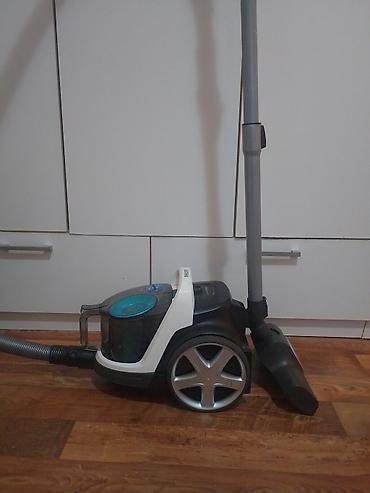 Klasični usisivači: Philips usisivač bez kese – ciklonska tehnologija - Posuda za prašinu — 1