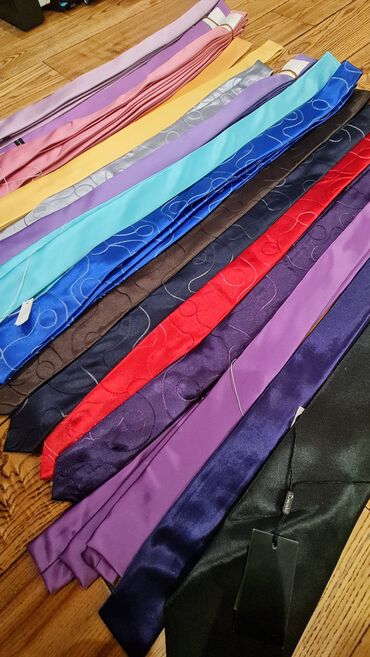 чехлы галстуки: Галстуки однотипные и в полоску узкие и широкие в ассортименте