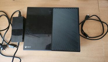 fen za kosu sa nastavcima: Ispravan xbox one od 500 gb sa napajanjem i hdmi kablom