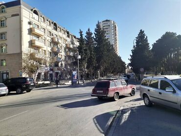 Digər kommersiya daşınmaz əmlakı: Obyekt icarəyə verilir. Xırdalanda Gediş gəliş yerdi. Yol kənarı. 18 -da lalafo.az — 3 Digər kommersiya daşınmaz əmlakı: Obyekt icarəyə verilir. Xırdalanda Gediş gəliş yerdi. Yol kənarı. 18 — 3