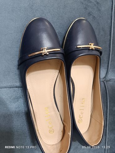 туфли на продажу: Туфли, 38, Celine, Жаңы, түсү - Көк, Өзү алып кетүү