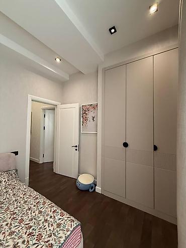 Yeni tikili: İcarəyə verilir 3 otaqlı yeni tikili 120 m², Nizami m. Kateqoriya — 22