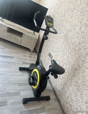 Velotrenajorlar: Ev üçün fitness trenajorları dəsti - Şəkillərdə 2 müxtəlif aparat
