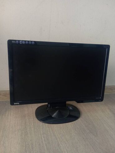 Monitorlar: Monitor BenQ 19 düym.Ekran açılır və 3 saniyədən sonra ekran