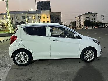chevrolet cobolt: Chevrolet Spark: 2017 г., 1 л, Автомат, Бензин, Хэтчбэк — 5