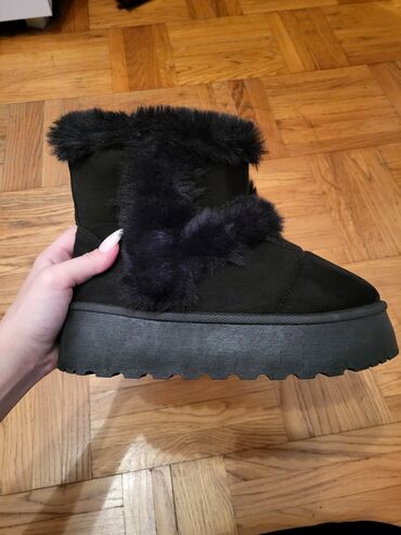 Gležnjače: Gležnjače, 38 — 2