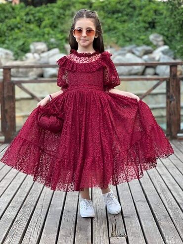 Haljine: Odmah dostupne haljinice za princezice od 5 do 10 godina u kompletu sa na lalafo.rs — 1 Haljine: Odmah dostupne haljinice za princezice od 5 do 10 godina u kompletu sa — 1