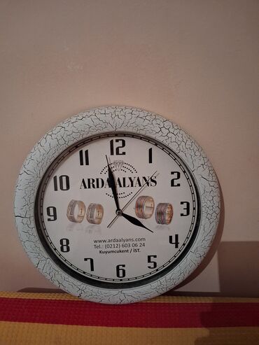 хочу купить часы: Divar saati.Tam iwlek hec bir problemi yoxdu.Evde temir oldugu ucun