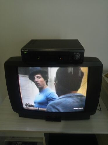 Sony VHS video rekorder. 
Dobro stanje. 
6000.

Aktivan oglas