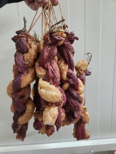 Kolbasa və sosislər: Ət məhsulları – kolbasa və sosis çeşidləri Məhsul təsviri: - Təbii ət — 11