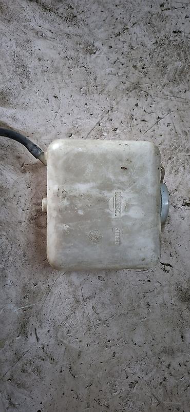 Бачок Nissan 1996 г., Б/у, Оригинал, Япония