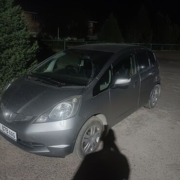 жүк ташуучу машина: Honda Fit: 2009 г., 1.5 л, Вариатор, Бензин, Хэтчбэк