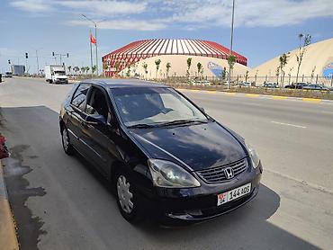 дымит мотор: Honda Civic: 2004 г., 1.7 л, Механика, Бензин, Хэтчбэк — 1