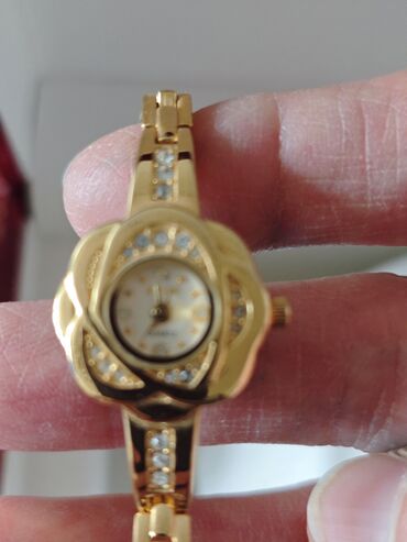 Qol saatları: Hədiyyəlik Qadın qol saatı – qızılı rəng, daş bəzəkli hədiyyə qabında — 6