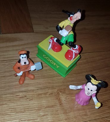 laptop za decu na srpskom: Disney - Goofy, Minnie Mouse.
silja i mini maus. 
cena za komad