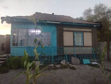 кара балта квартира дом: Предлагается к продаже дом с участком. Здание имеет классическую
