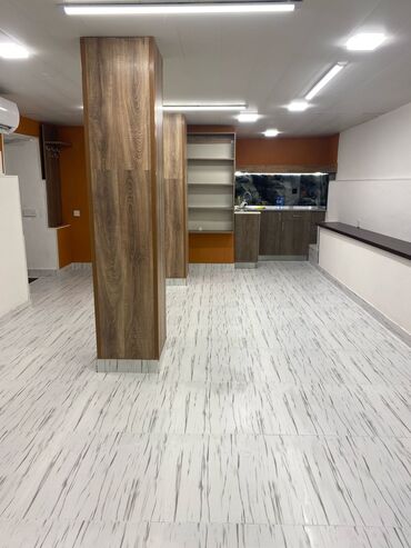Продажа коммерческой недвижимости: İcarəyə verilən sahə təmirlidir. Obyektin içərisində mebel