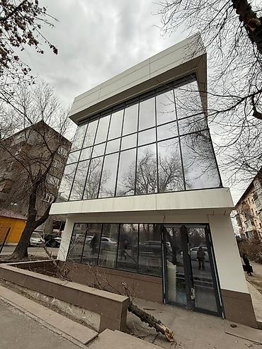 Аренда зданий: Современное отдельно стоящее здание с панорамным остеклением - Тип — 1