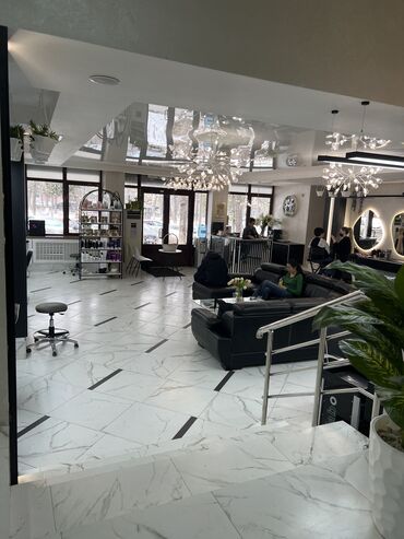 Парикмахеры: Парикмахер Универсал. Процент. бульвар Эркиндик — 10