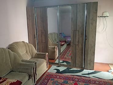 Mənzillər: Heyet evidi, 8 noyabr prospektinde yerleşir, 59 sayli tam mektebin — 9