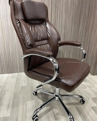 Ofis və oyun kresloları: Yeni, Təkərli, Qolları tənzimlənir, Dəri — 27