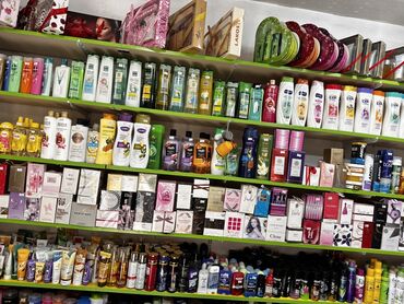 Sifarişlə kosmetika üçün vitrinlər: Hazır biznes ünvan xırdalan köhnə bazar — 6