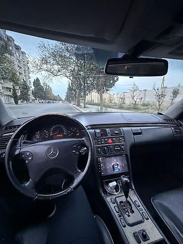 mercedes 208 d: Mercedes-Benz E-Class: 2.2 l | 2001 il Sedan — 8